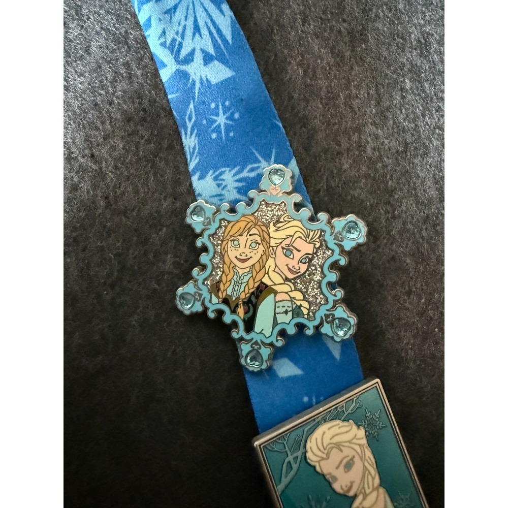 Disney FROZEN Lanyard Pin Starter Set (with extra pins) - Picture 8 of 9